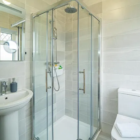 Five Ferns House Bed & Breakfast 4*