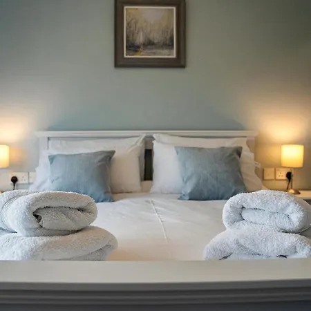 Bed & Breakfast Five Ferns House