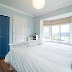 Bed & Breakfast Five Ferns House