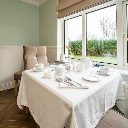 Five Ferns House Bed and breakfast 4*