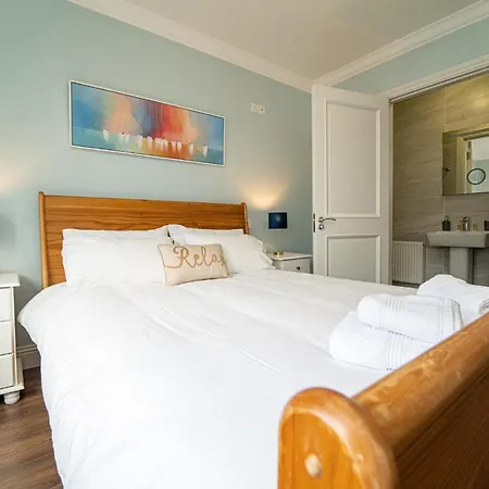 Five Ferns House 4* ويستبورت