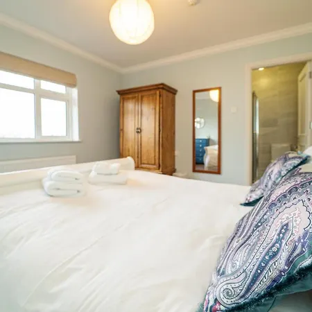 Bed & Breakfast Five Ferns House