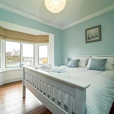 Bed and breakfast Five Ferns House