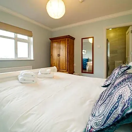Five Ferns House Bed and breakfast 4*