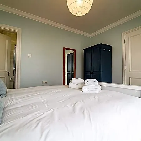 Bed and breakfast Five Ferns House