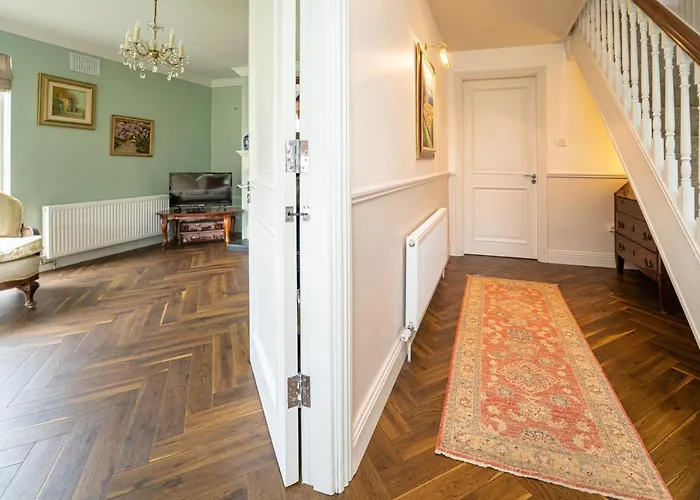 Five Ferns House 4*