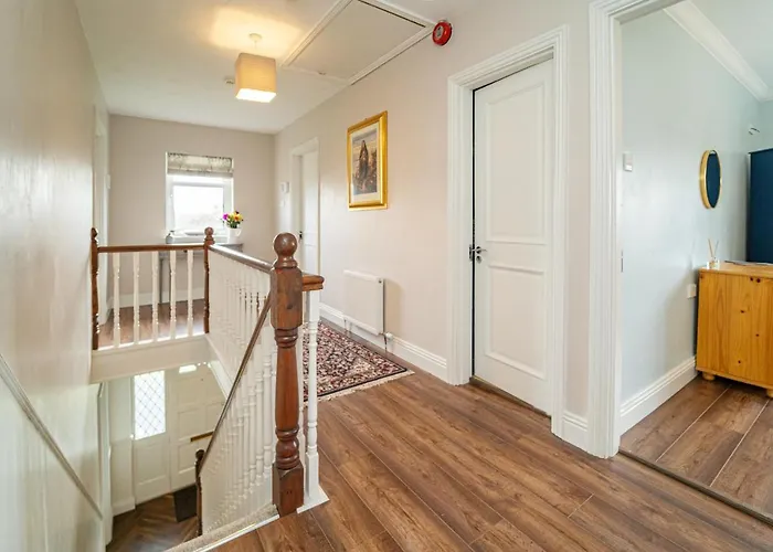 Five Ferns House 4*